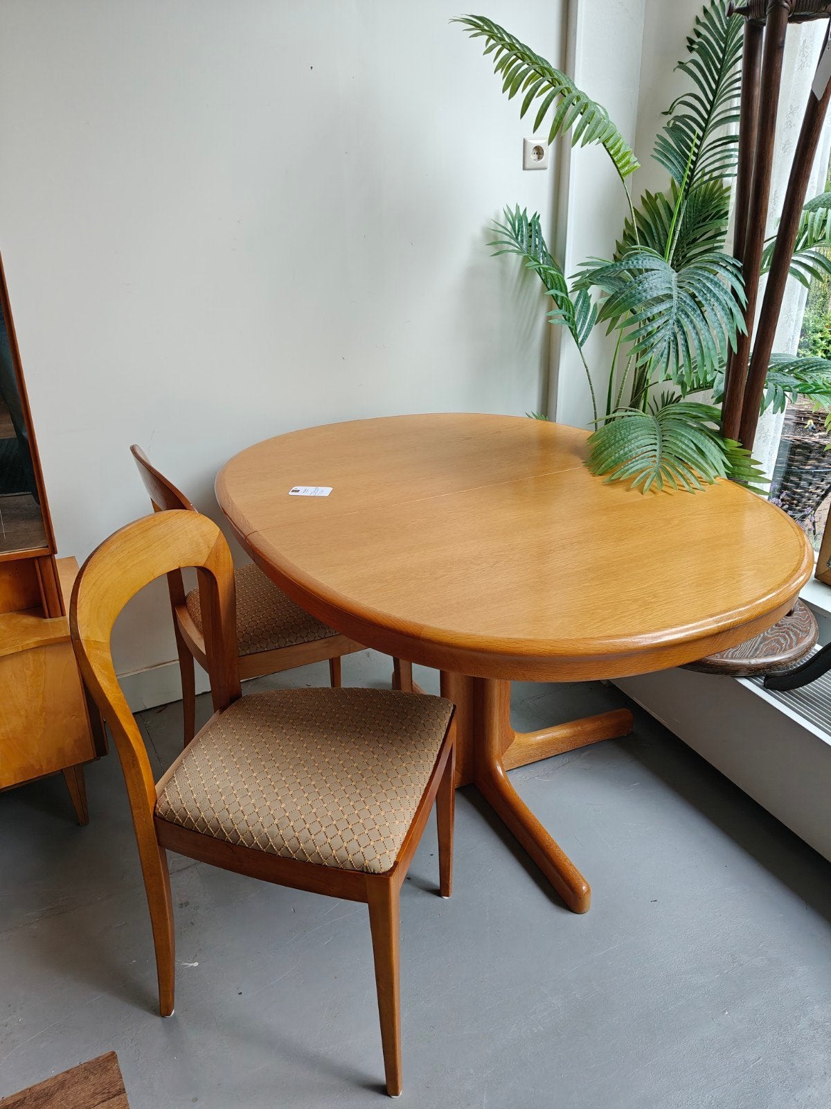 Lubke vintage ovale uitschuifbare eettafel, Huis en Inrichting, Tafels | Eettafels, Overige materialen, Gebruikt, Vintage, Hoofdstraat 70 Terborg