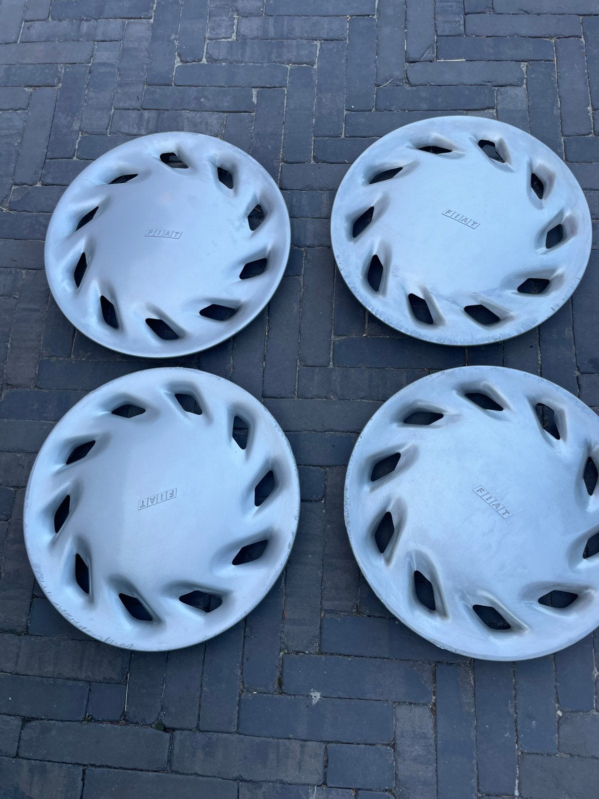 Fiat wieldoppen 14 inch model 46710052, Auto diversen, Wieldoppen, Ophalen of Verzenden, Gebruikt