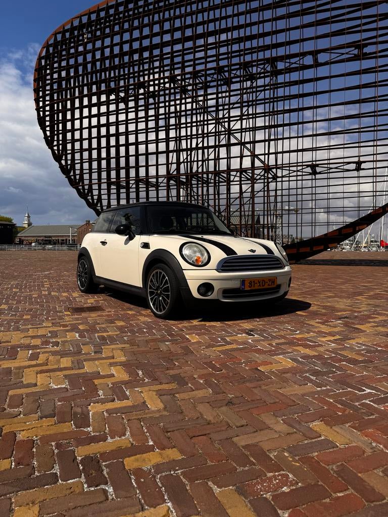 Mini 1.6 Cooper 2007 Beige/wit R56, Auto's, Mini, Particulier, Cooper, Airbags, Airconditioning, Alarm, Centrale vergrendeling
