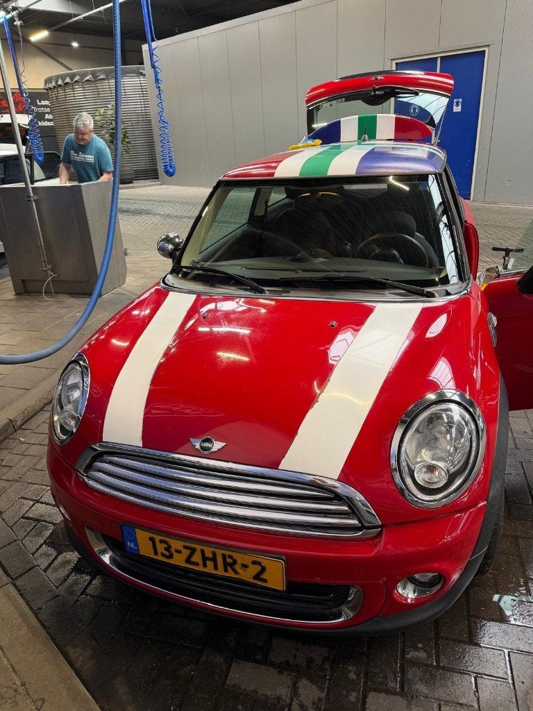 Mini 1.6 ONE 55KW 2012 Rood, Voorwielaandrijving, Zwart, 4 cilinders, 4 stoelen