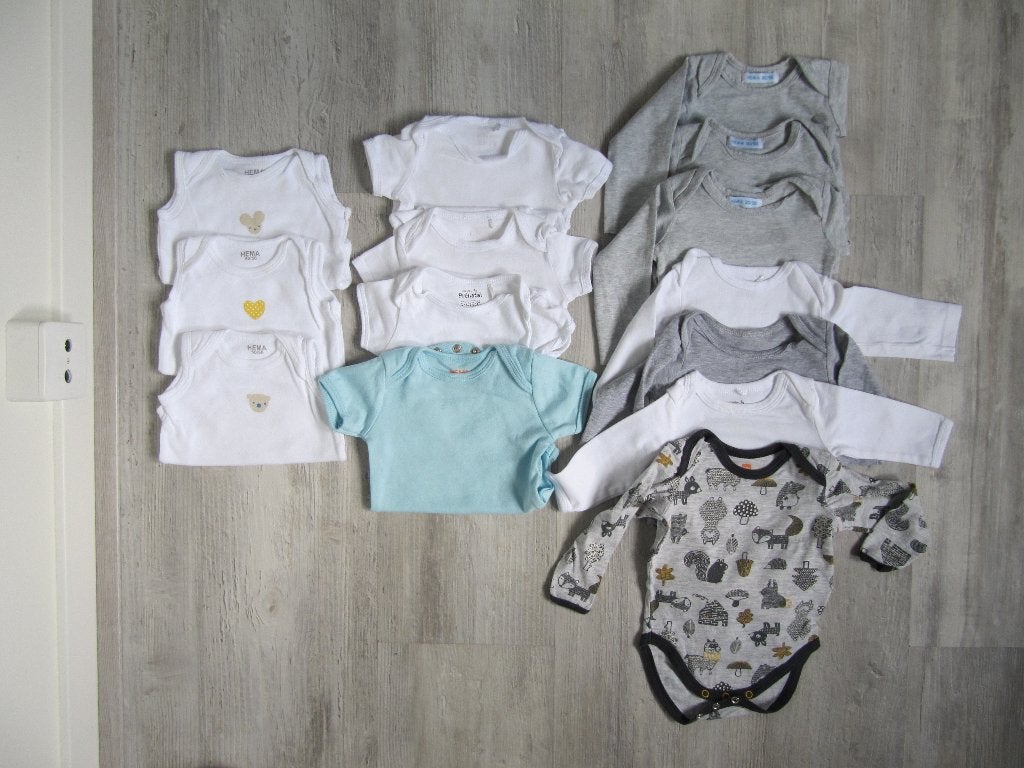 Rompertjes 50/56 en 62/68, Kinderen en Baby's, Babykleding | Maat 62, Gebruikt, Jongetje of Meisje, Nacht- of Onderkleding, Ophalen