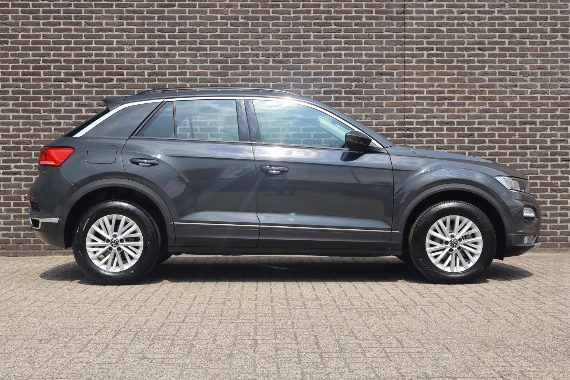 Volkswagen T-Roc 1.0 TSI 110pk Style | Navigatie | Adaptieve, Auto's, Volkswagen, Voorwielaandrijving, 12 maanden, Stof, Gebruikt