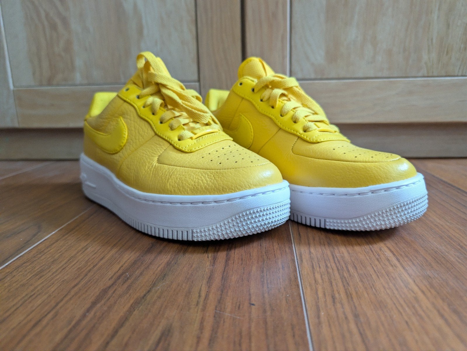 Nieuwe gele Nike Air Force 1 - Maat 39, Geel, Nike, Nieuw, Ophalen of Verzenden