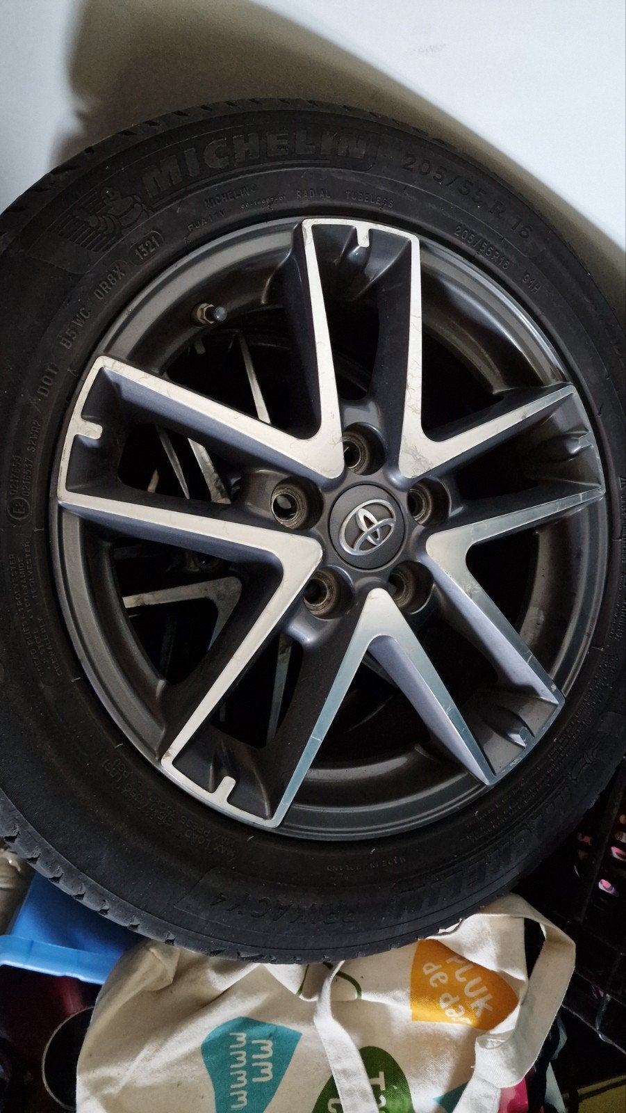 4 Toyota Auris Hybride velgen met Michelin zomerbanden TPMS, Auto-onderdelen, Gebruikt, 16 inch, Banden en Velgen, Personenwagen