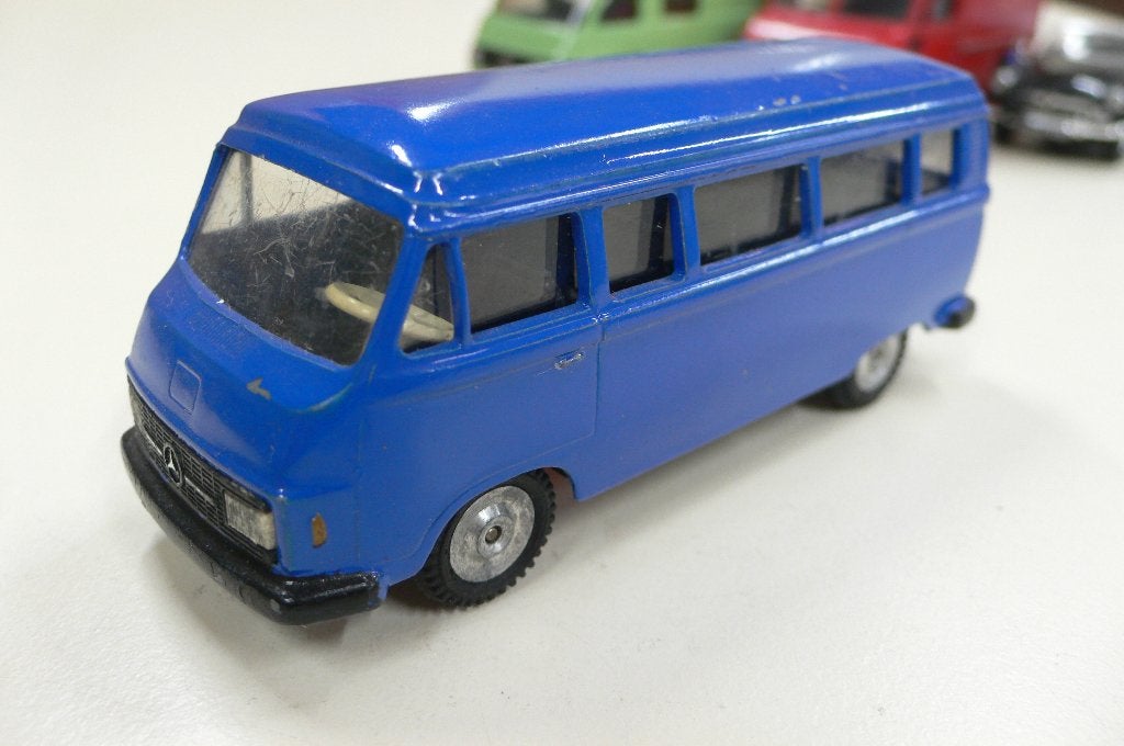mercedes 206d minibus - cursor- 1/50-lichte lakschade, Verzenden, Gebruikt, Auto, Overige merken