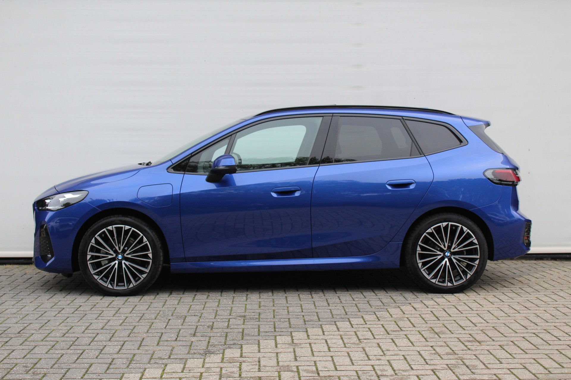 BMW 2 Serie Active Tourer 225e xDrive M Sport Automaat / Tre, Automaat, Dealer onderhouden, 1800 kg, Gebruikt