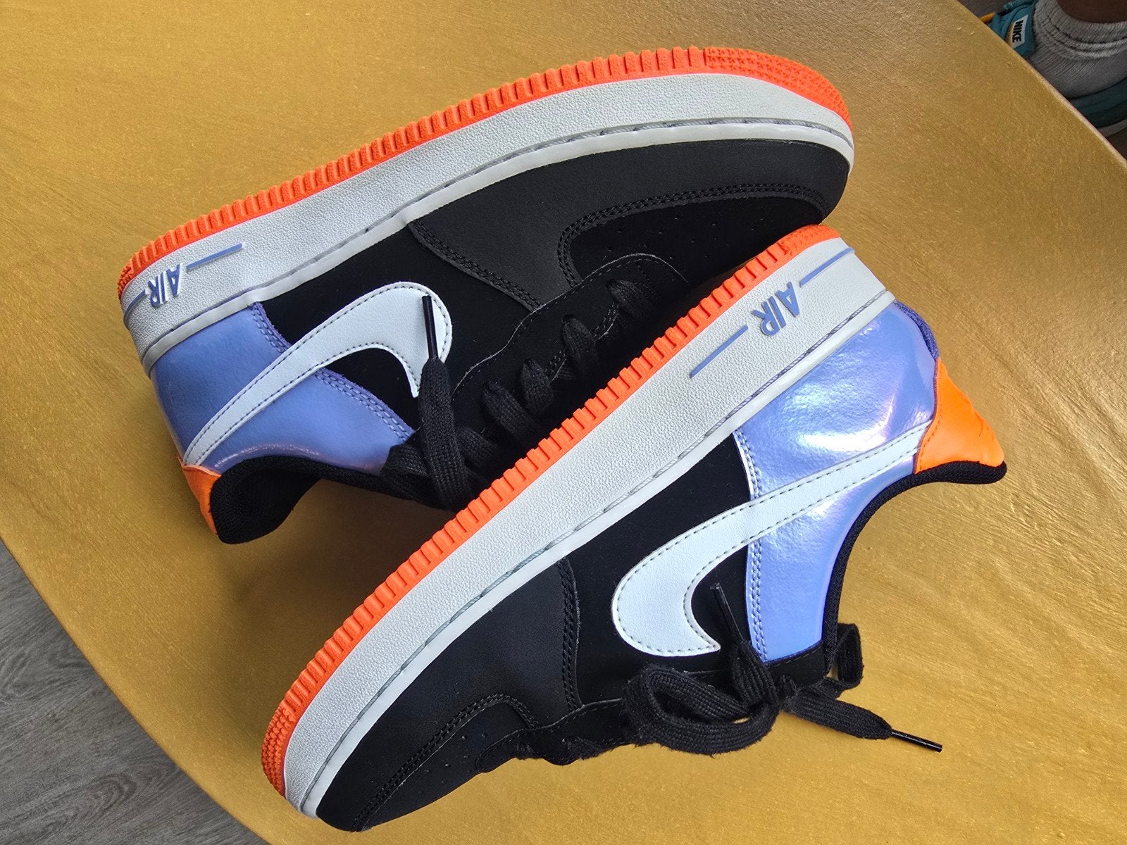 Nike Air Force 1 Low GS Black Orange - Maat 40, Nike, Ophalen of Verzenden, Sneakers of Gympen, Zo goed als nieuw