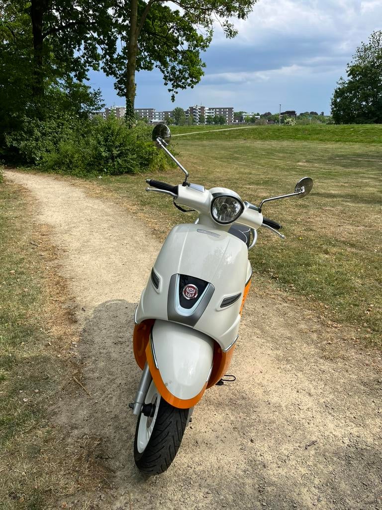 Peugeot django, Fietsen en Brommers, Scooters | Peugeot, Gebruikt, Overige modellen, Maximaal 45 km/u, Benzine, Ophalen