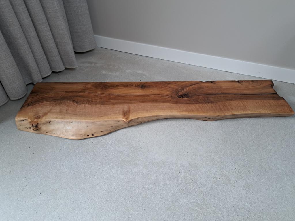 Prachtige notenhouten wandplank met live edge, Ophalen, Nieuw