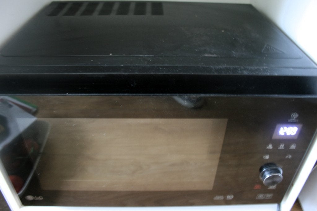 LG  39L Smart Inverter Magnetron Zwart, Ophalen, Combimagnetron, Gebruikt, Draaiplateau