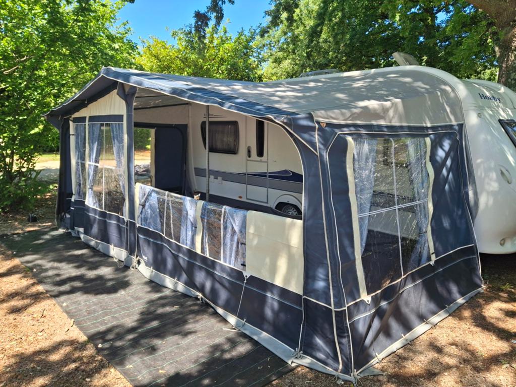 Isabella Ventura Pacific 250 voortent met glasfiber frame., Ophalen