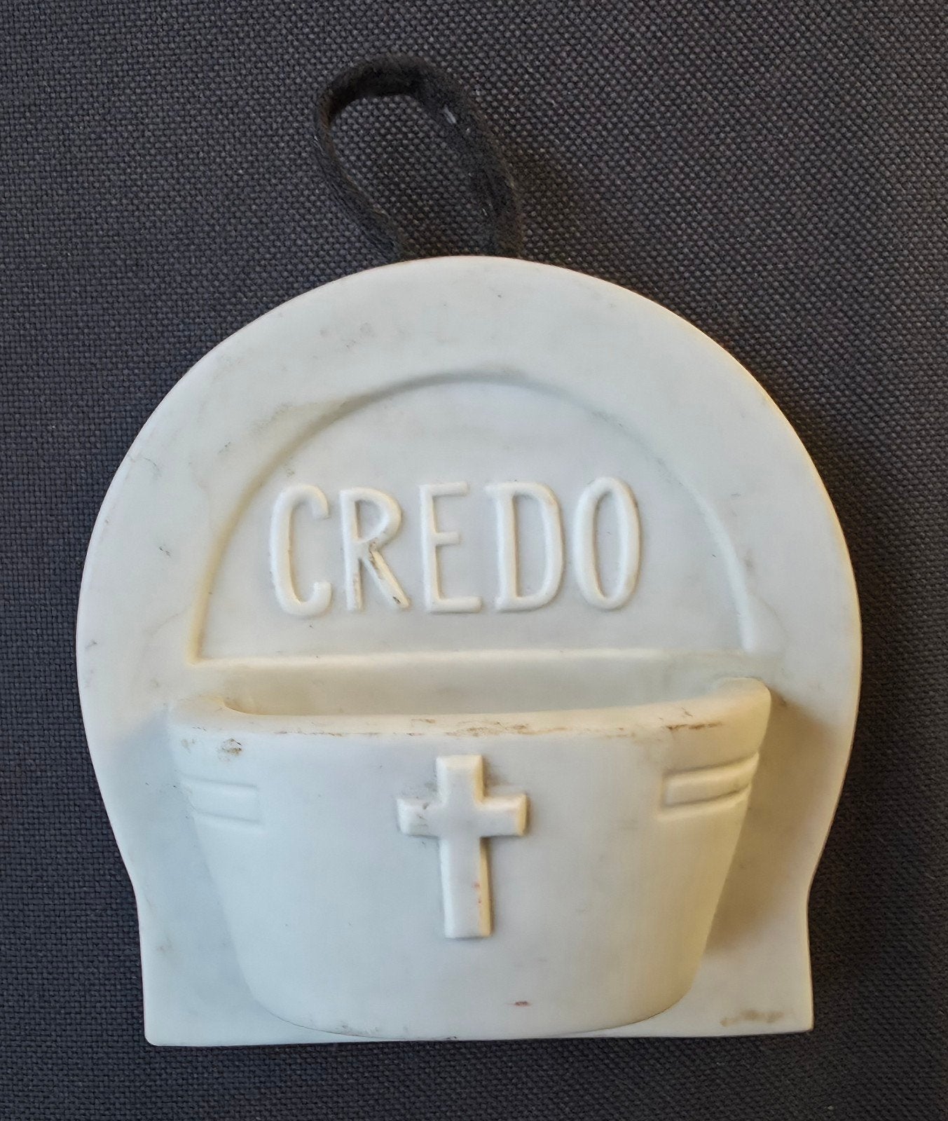 Antiek Porselaine de Paris wijwaterbakje – "CREDO uit 1900, Antiek en Kunst, Ophalen of Verzenden