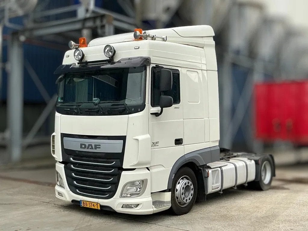 DAF XF 460 H4EN3 (bj 2017), Achterwielaandrijving, Euro 6, 462 pk, Wit