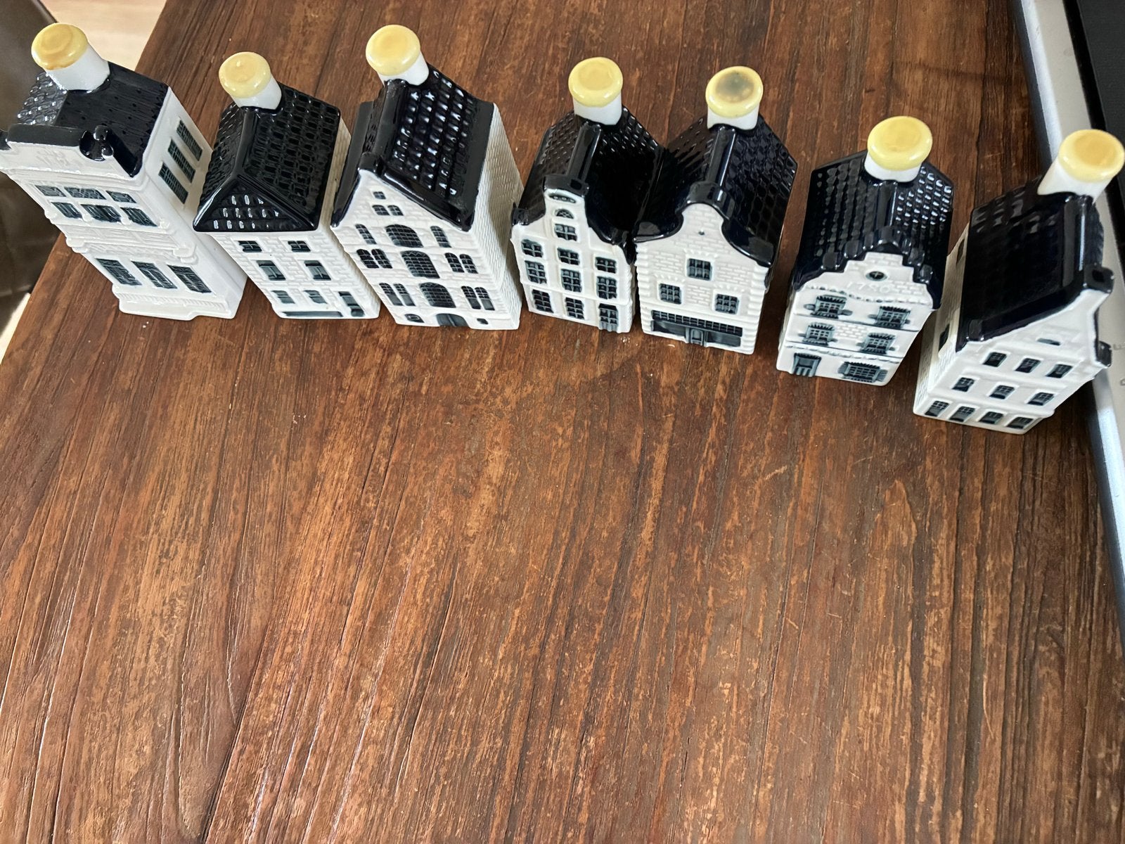 7 Gevulde KLM huisjes - Nummers 3, 19, 26, 31, 36, 37, 103, Verzamelen, Ophalen, Gebruikt, 1 t/m 20, Gevuld
