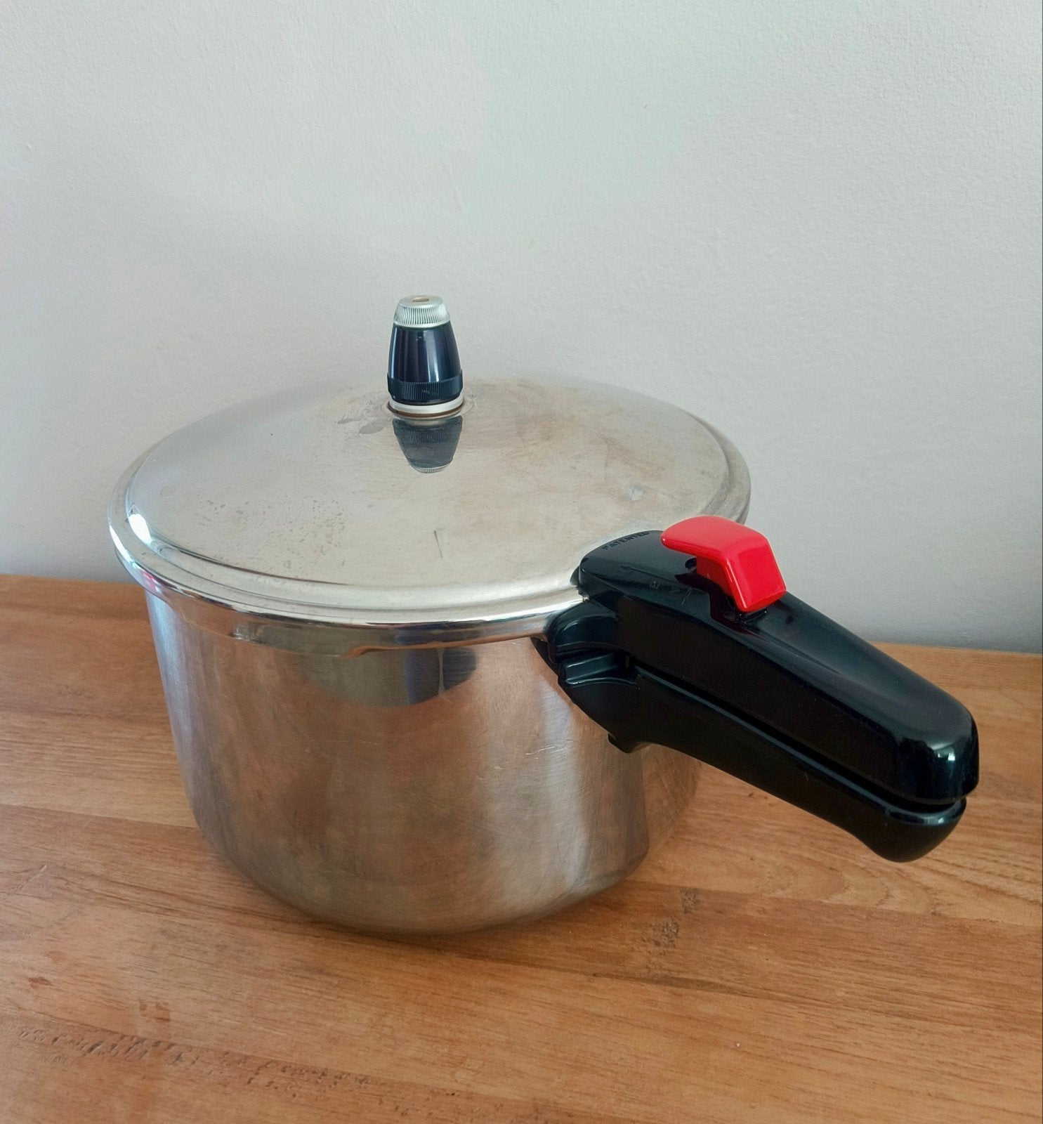 Demeyere snelkookpot 6 liter, Huis en Inrichting, Keuken | Potten en Pannen, Ophalen of Verzenden, Rvs, Kookpan of Snelkookpan