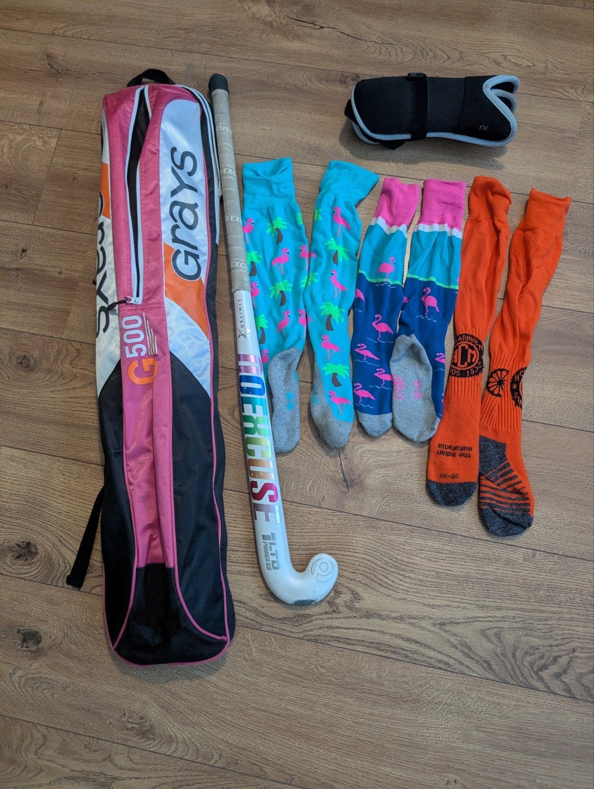 Compleet hockey set voor meisjes rond 10 jaar met HCM sokken, Ophalen, Gebruikt, Kleding