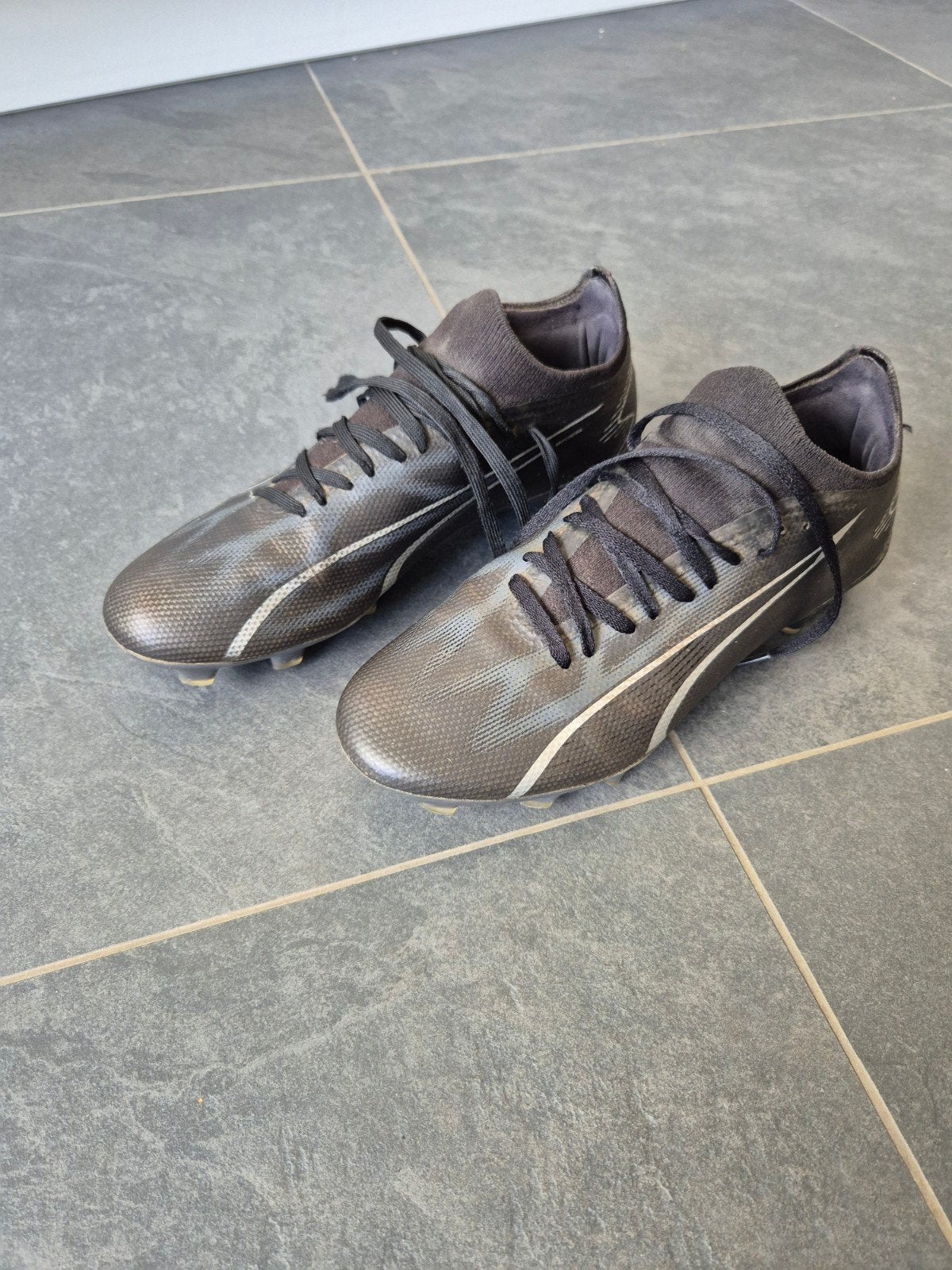 PUMA Voetbalschoenen/ korfbalschoenen maat 40,5, Ophalen of Verzenden, Gebruikt, Schoenen