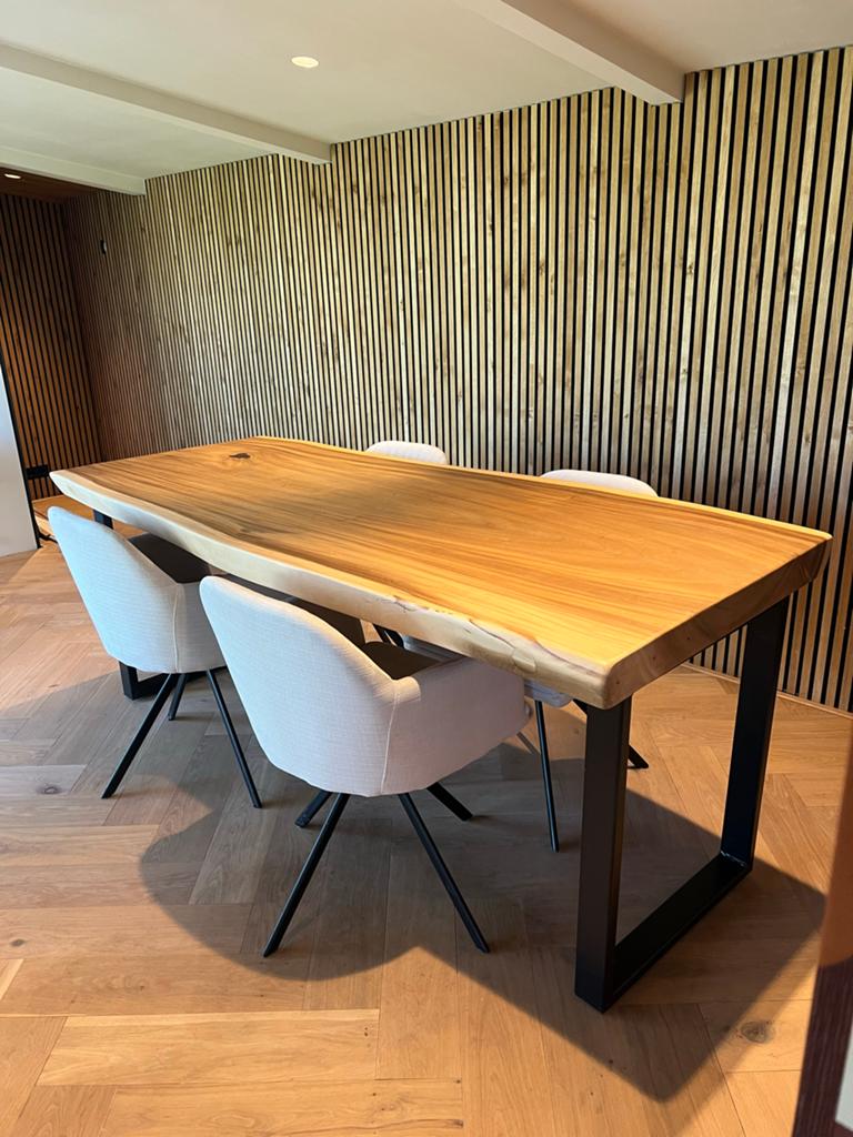 Massief houten eettafel met metalen onderstel, Huis en Inrichting, Tafels | Eettafels, Zo goed als nieuw, 50 tot 100 cm, 150 tot 200 cm
