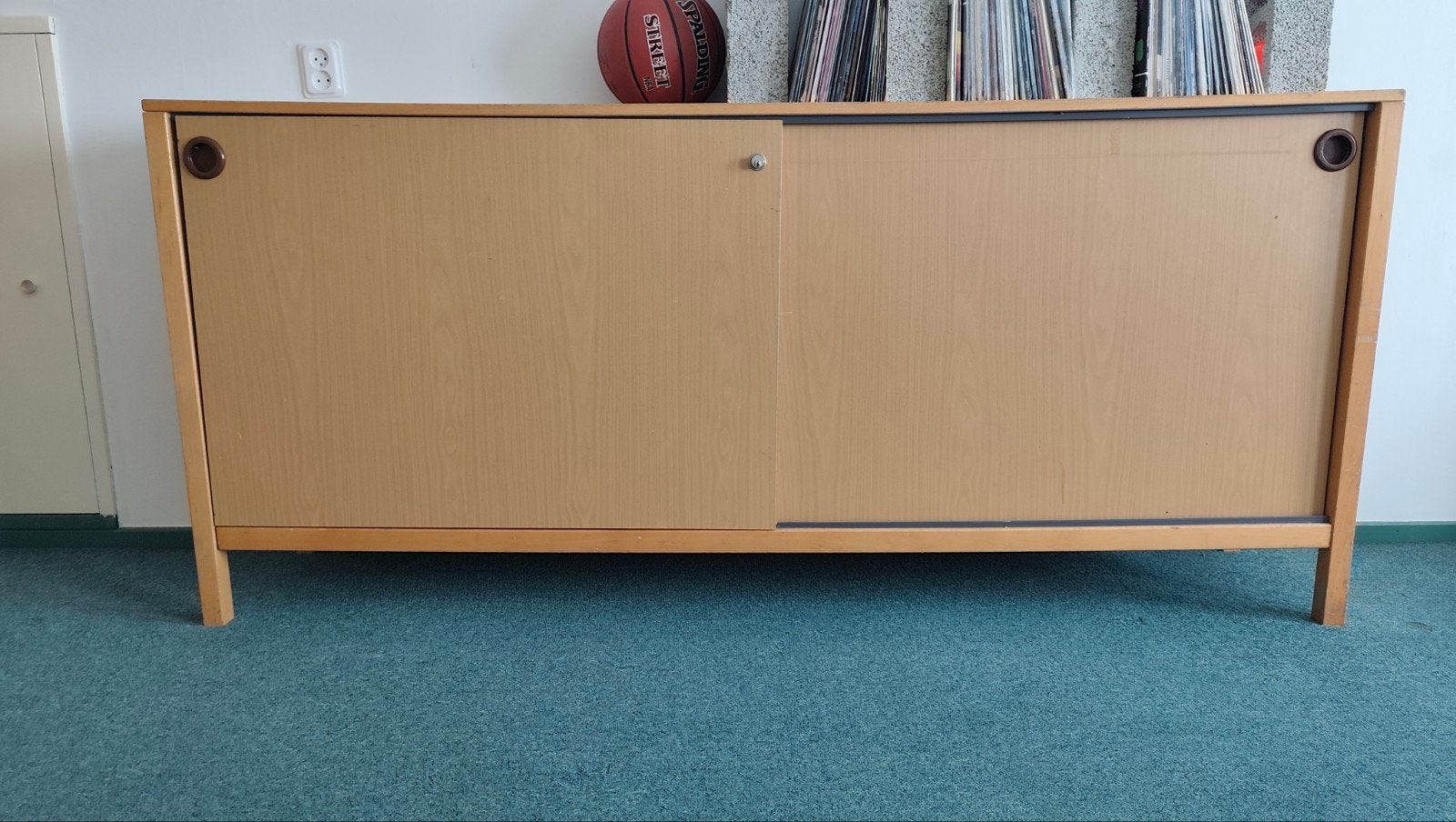 Gratis af te halen: zeer stevige voormalige schoolkast, Huis en Inrichting, Ophalen, 25 tot 50 cm, 50 tot 100 cm, Minder dan 100 cm
