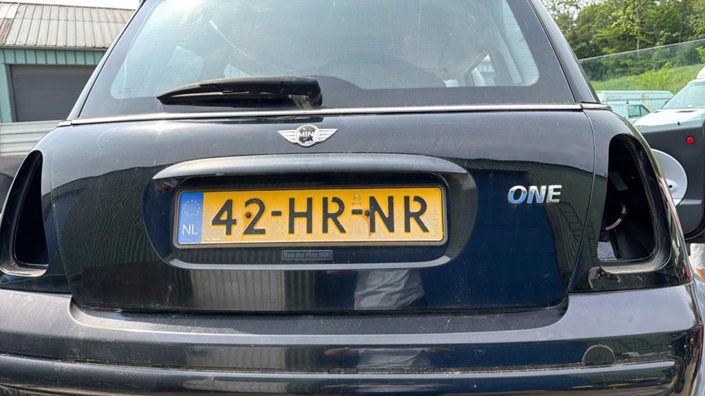 Mini 1.6 16V ONE 2001 Zwart, Auto-onderdelen, Ophalen, Gebruikt, Achterklep, Mini