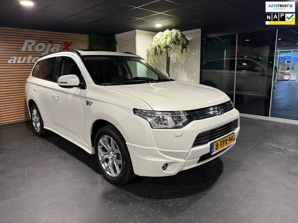 Mitsubishi Outlander 2.0 PHEV Instyle DEALER OH - 1E EIGENAA, Zwart, 4 cilinders, Wit, Vierwielaandrijving
