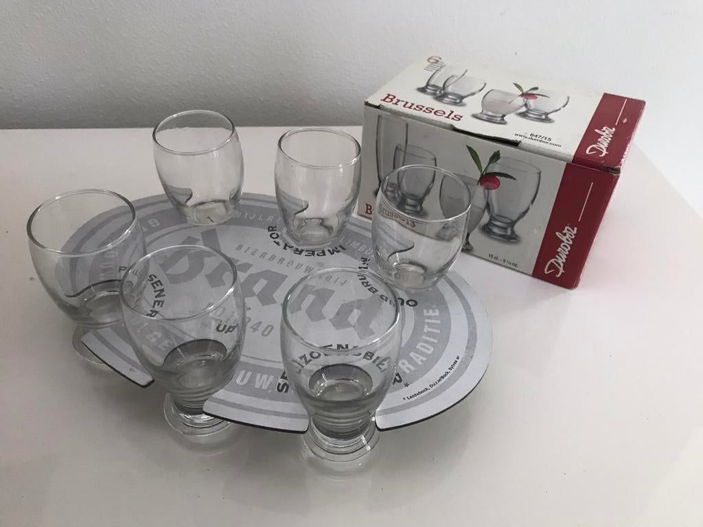 Brand dienblad met 6 proefglaasjes en asbak., Ophalen of Verzenden