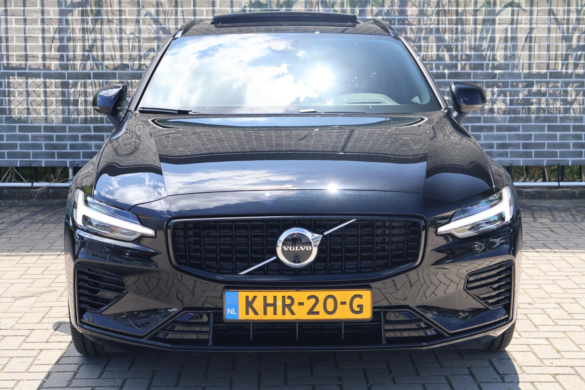 Volvo V60 2.0 T6 Plug-in hybrid AWD Ultra Dark | Adaptieve C, Automaat, 12 maanden, Stof, Euro 6