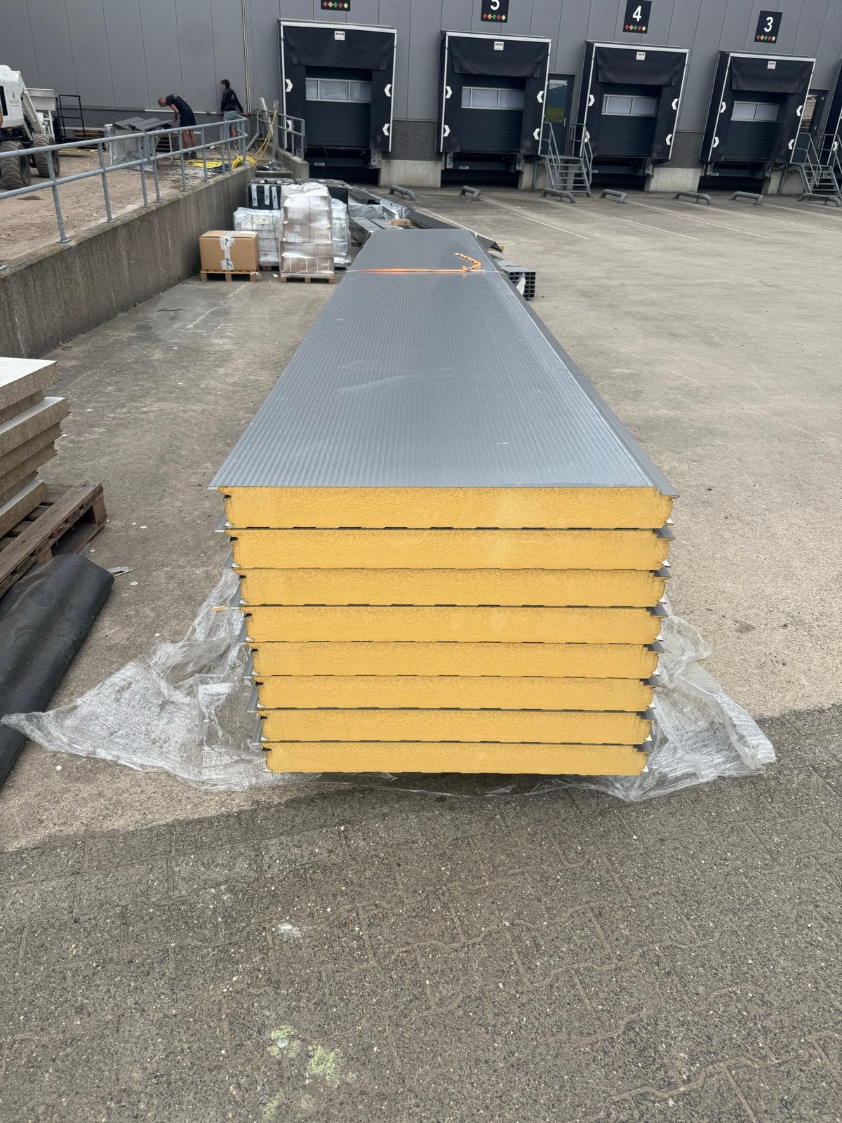 Nieuwe PIR isolatiepanelen - 7.666m lang, 100mm dik, Ophalen, Nieuw, Hardschuim (Pir), 15 m² of meer