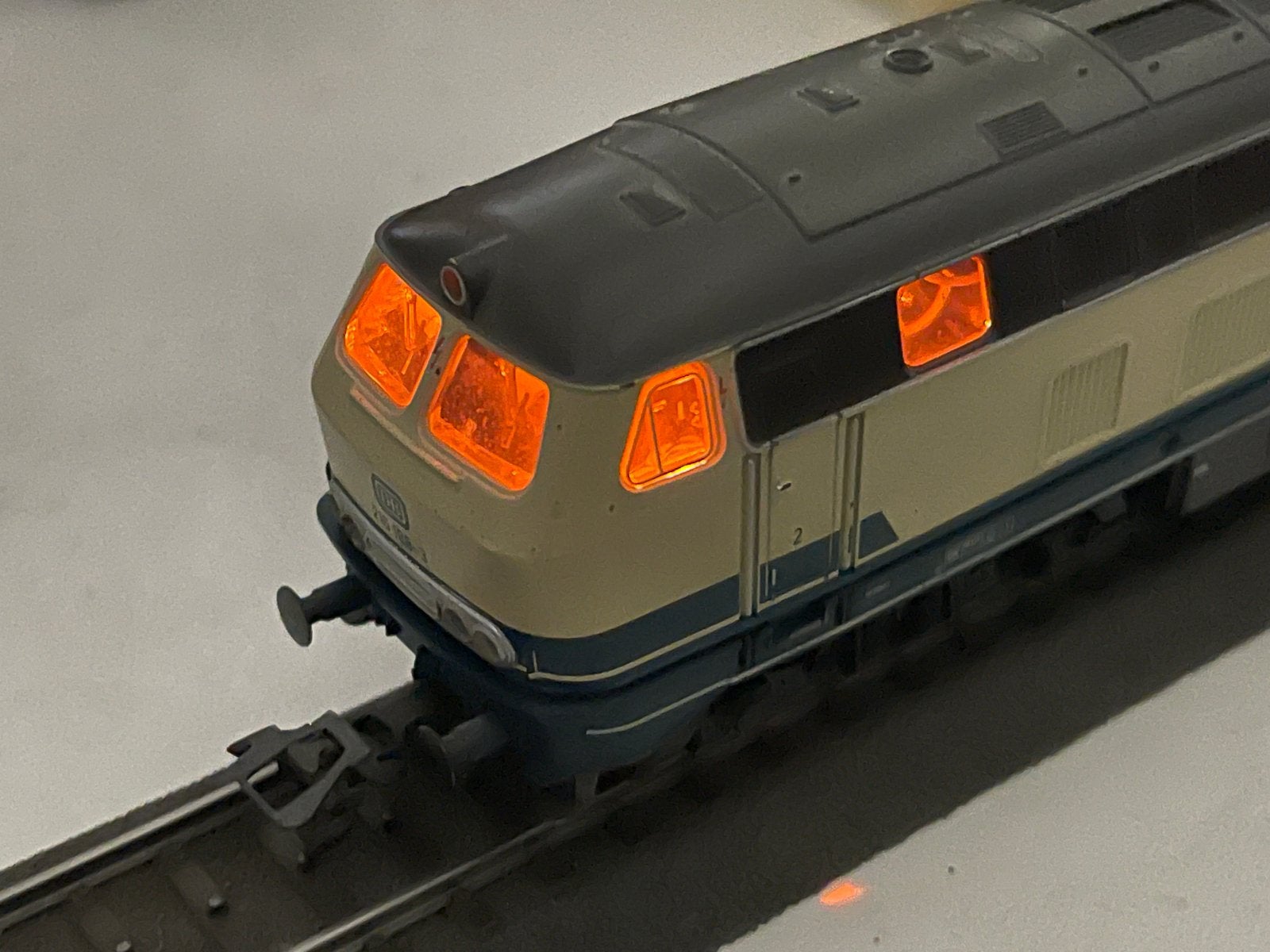 ** MFX Märklin 3074 ** MET CABINEVERLICHTING **, Wisselstroom, Locomotief, Ophalen of Verzenden, Zo goed als nieuw