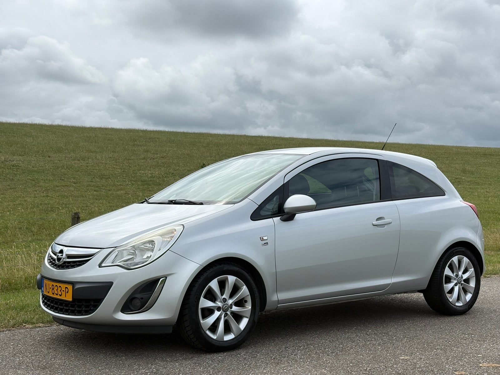 Opel Corsa 1.2 Ecoflex Cosmo 2012 Grijs | STOEL/STUUR.VERW, Auto's, Opel, Voorwielaandrijving, Euro 5, 450 kg, 40 €/maand