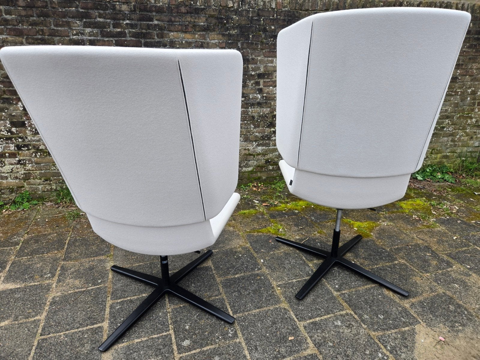 2 Design Narbutas Sit & Twist akoestische stoelen Nieuwstaat, Ophalen, Zo goed als nieuw, 75 tot 100 cm, Stof