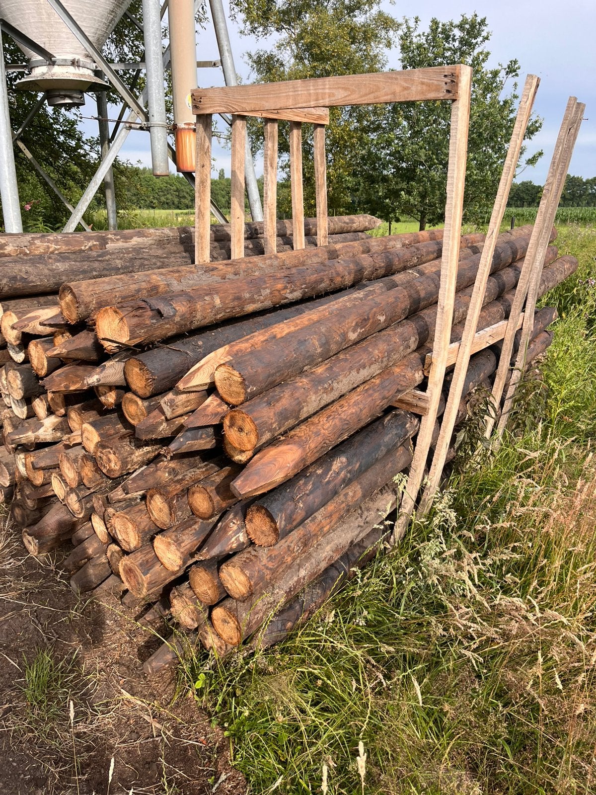 Gecreosoteerde palen 250 x 10 cm, Dieren en Toebehoren, Stalling en Weidegang