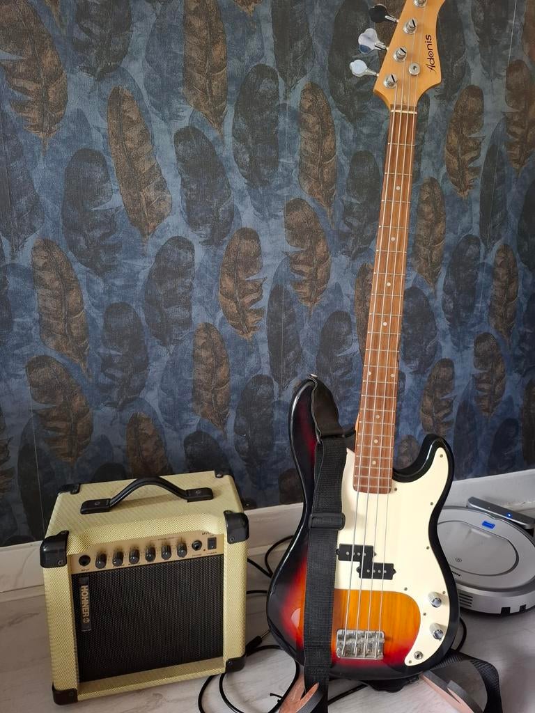Basgitaar met Hohner MVG 100 versterker, Muziek en Instrumenten, Snaarinstrumenten | Gitaren | Bas, Ophalen, Gebruikt, Semi-akoestisch