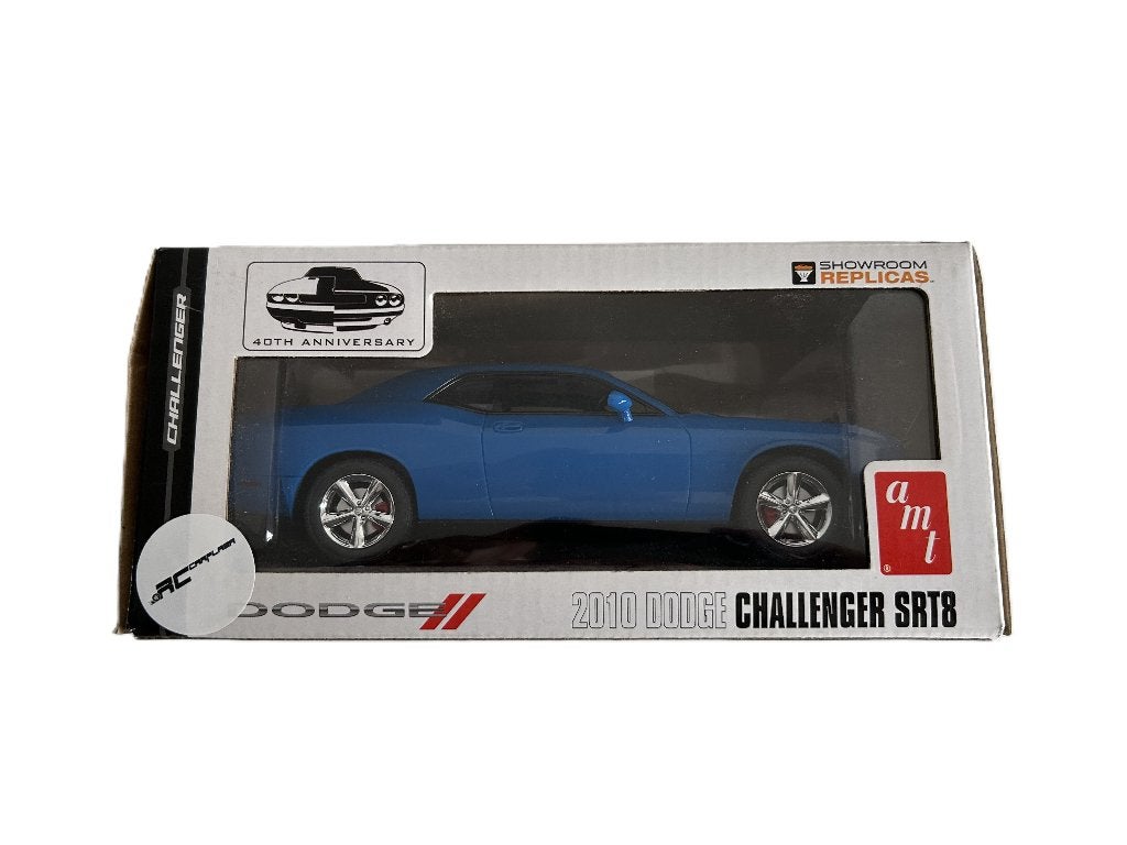 AMT '10 DODGE CHALLENGER 1:25 AMT-0694, Overige merken, Auto, Groter dan 1:32, Nieuw