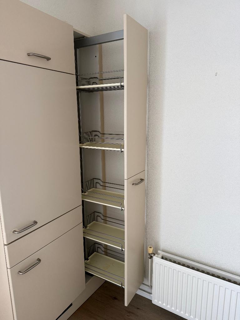 Oerdegelijke NOLTE apothekerskast hoogte 186 cm/25 cm/46 cm, Huis en Inrichting, Keuken | Keukenelementen, Ophalen, Minder dan 50 cm