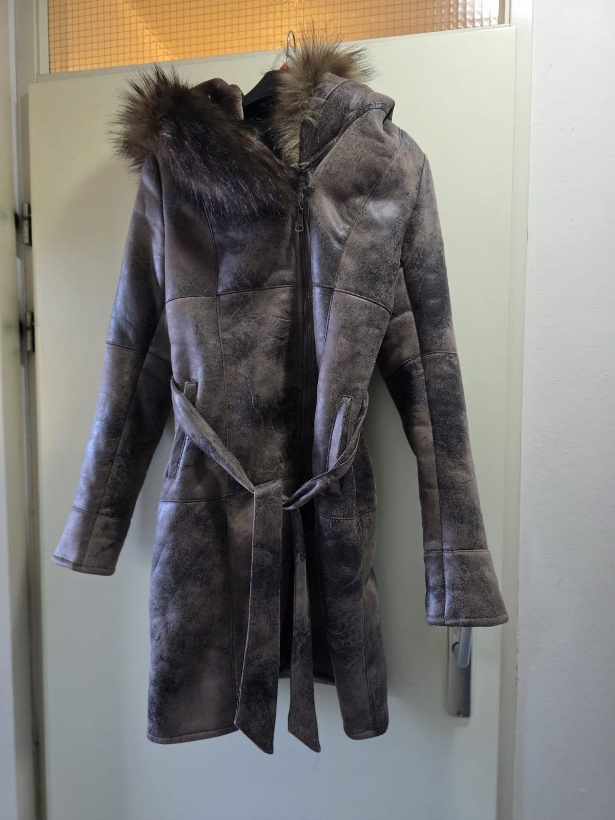 Lange bontjas met capuchon - Maat XL, Ophalen of Verzenden, Zo goed als nieuw, Maat 46/48 (XL) of groter, Bruin