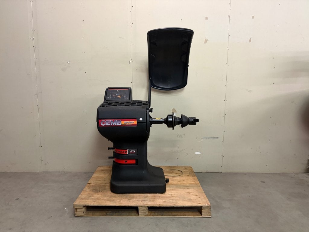 CEMB ER60 balanceer apparaat / balanceer machine met laser, Niet ingevuld, Gebruikt, Niet ingevuld, Ophalen of Verzenden