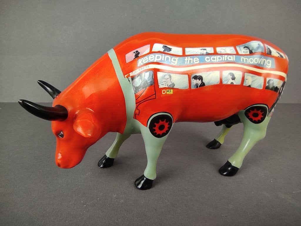 CowParade / Cow Parade Koe "Cow Bus" MEDIUM (zeldzaam), Antiek en Kunst, Kunst | Designobjecten, Meerkleurig, Ophalen of Verzenden