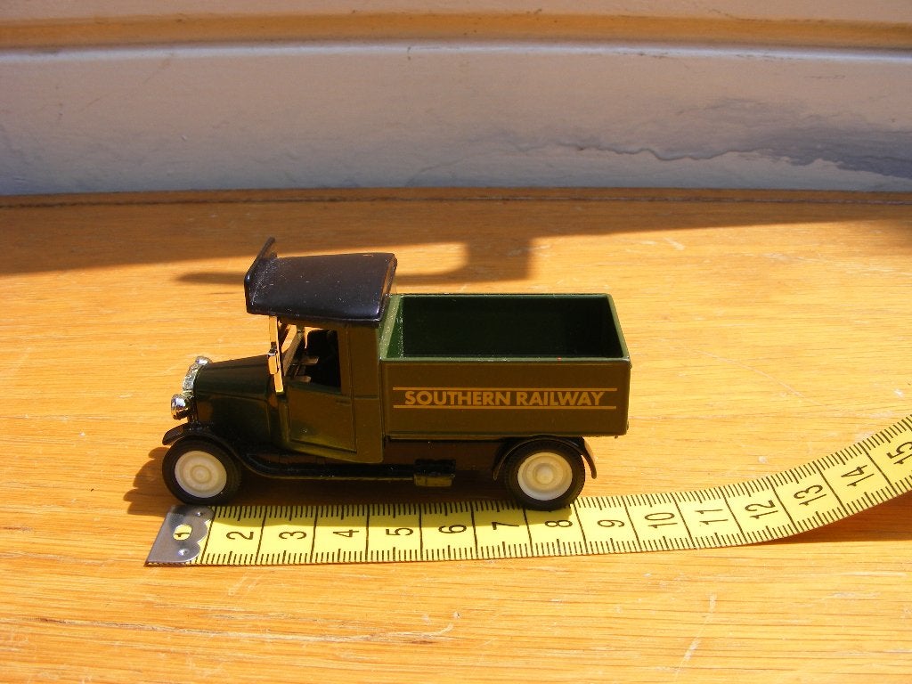 Morris? Truck, corgi, southern railway 3 inch, Ophalen of Verzenden, Gebruikt, Auto