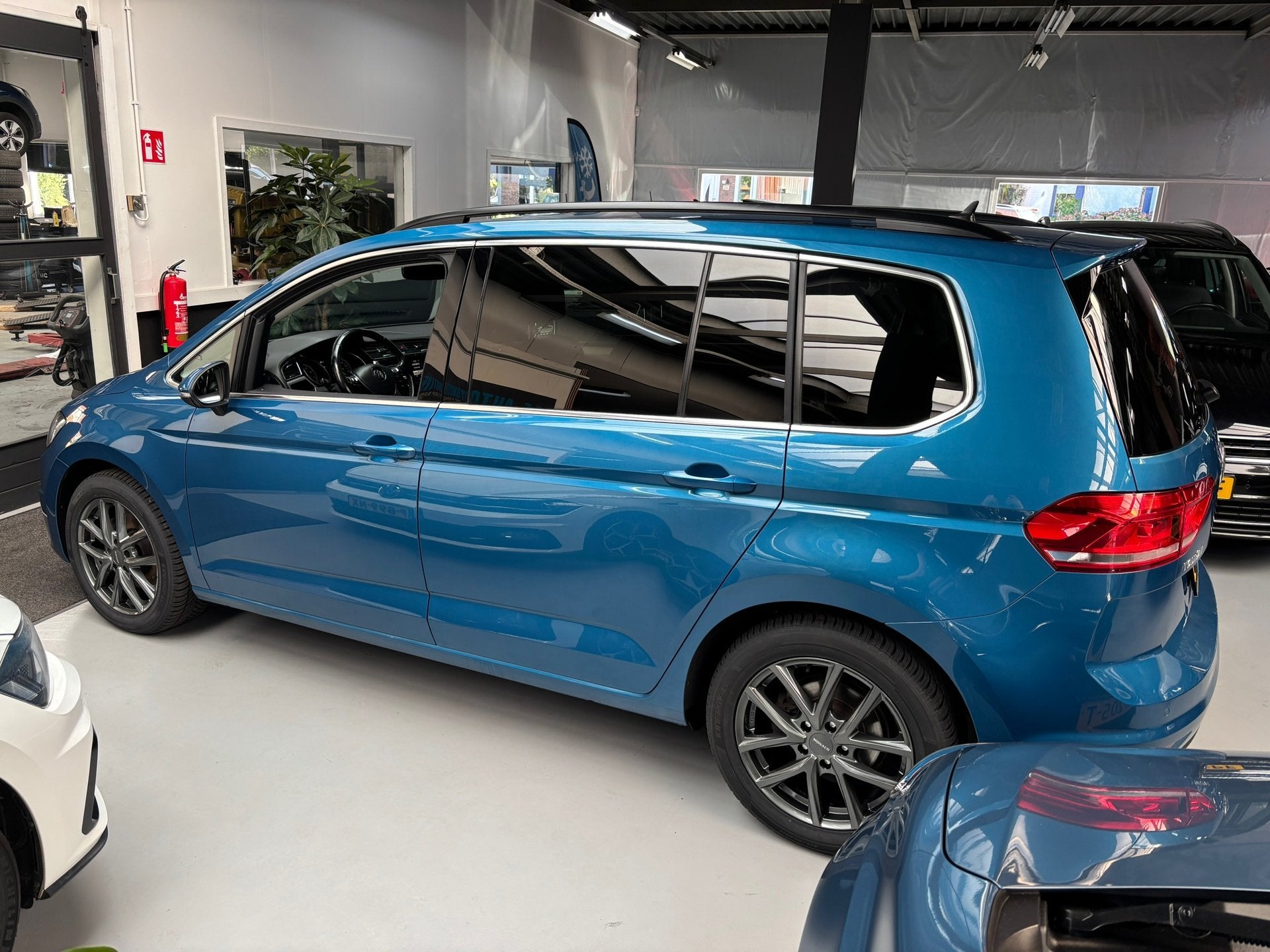 Volkswagen TOURAN 1.4 TSI Comfortline 7persoons / Carplay /, Auto's, Dealer onderhouden, Gebruikt, 4 cilinders, Blauw