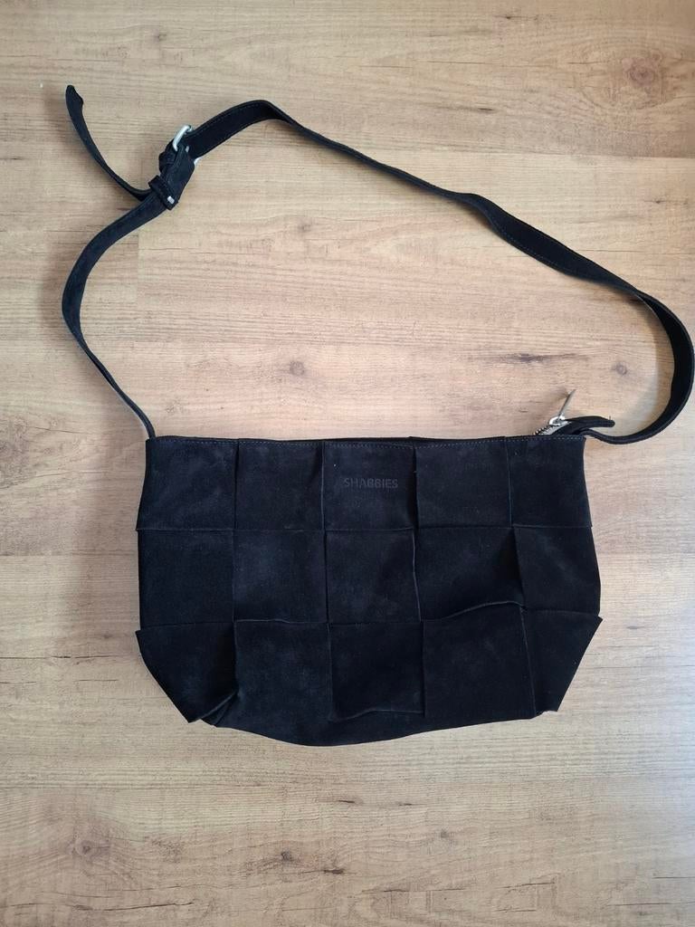 Zwarte suède schoudertas van Shabbies Amsterdam, Zwart, Zo goed als nieuw, Leer, Ophalen