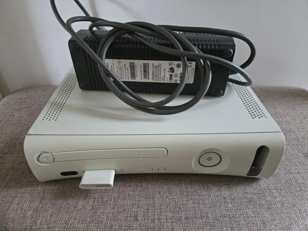 Xbox 360 console (wit) werking onbekend, zonder controller, Spelcomputers en Games, Spelcomputers | Xbox 360, Ophalen of Verzenden