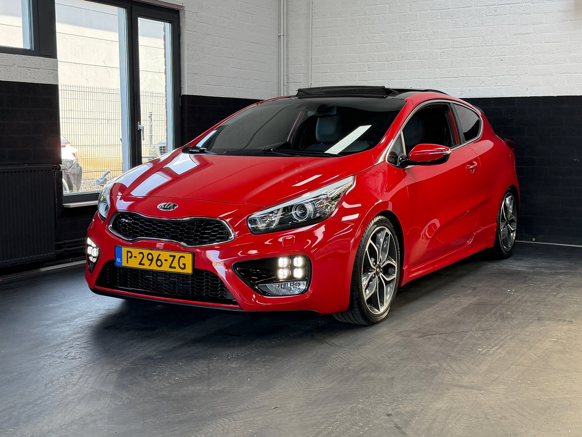 Kia Pro_cee'd 1.6 T-GDi GT | 204PK | Pano | Alcantara | Stoe, Auto's, Voorwielaandrijving, Gebruikt, 4 cilinders, 14 km/l