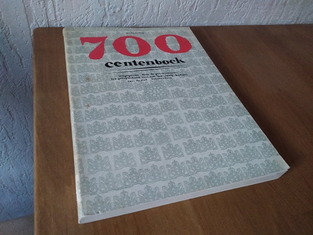 700 Centenboek - 700 jarig bestaan van de stad Amsterdam, Ophalen of Verzenden, 20e eeuw of later, Gelezen