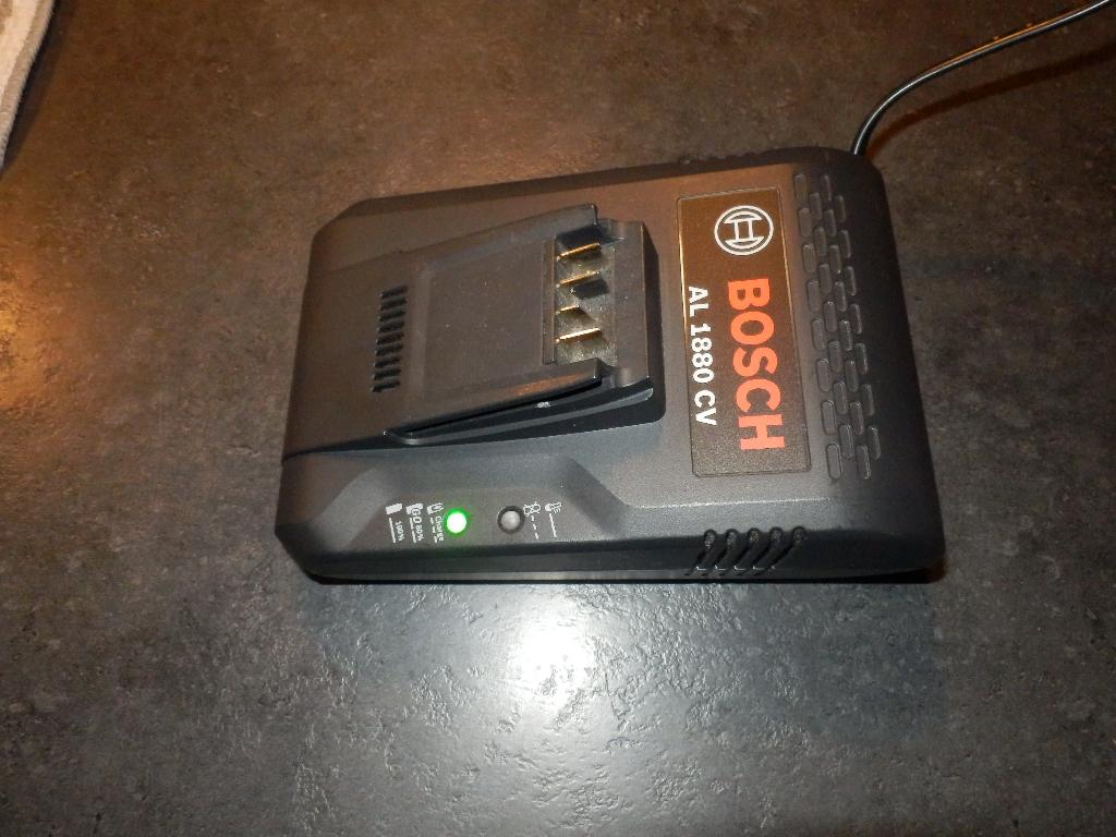 Bosch Acculader. AL 1880 CV ++++. In perfecte staat., Ophalen of Verzenden, Zo goed als nieuw