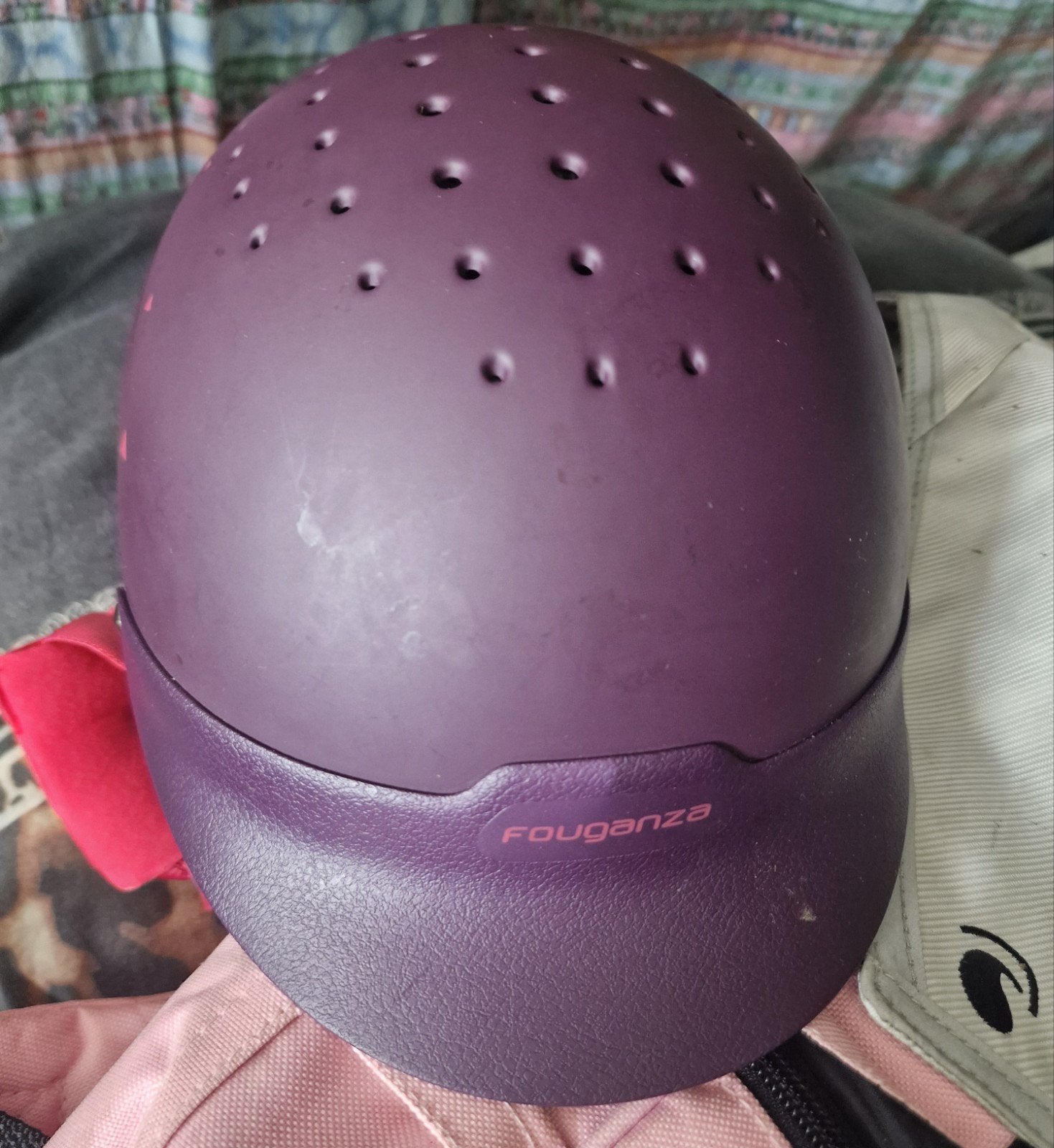 Paarse cap XS 48-52cm verstelbaar met draaiknop + tasje, XS, Fouganza, Gebruikt, Jongen of Meisje