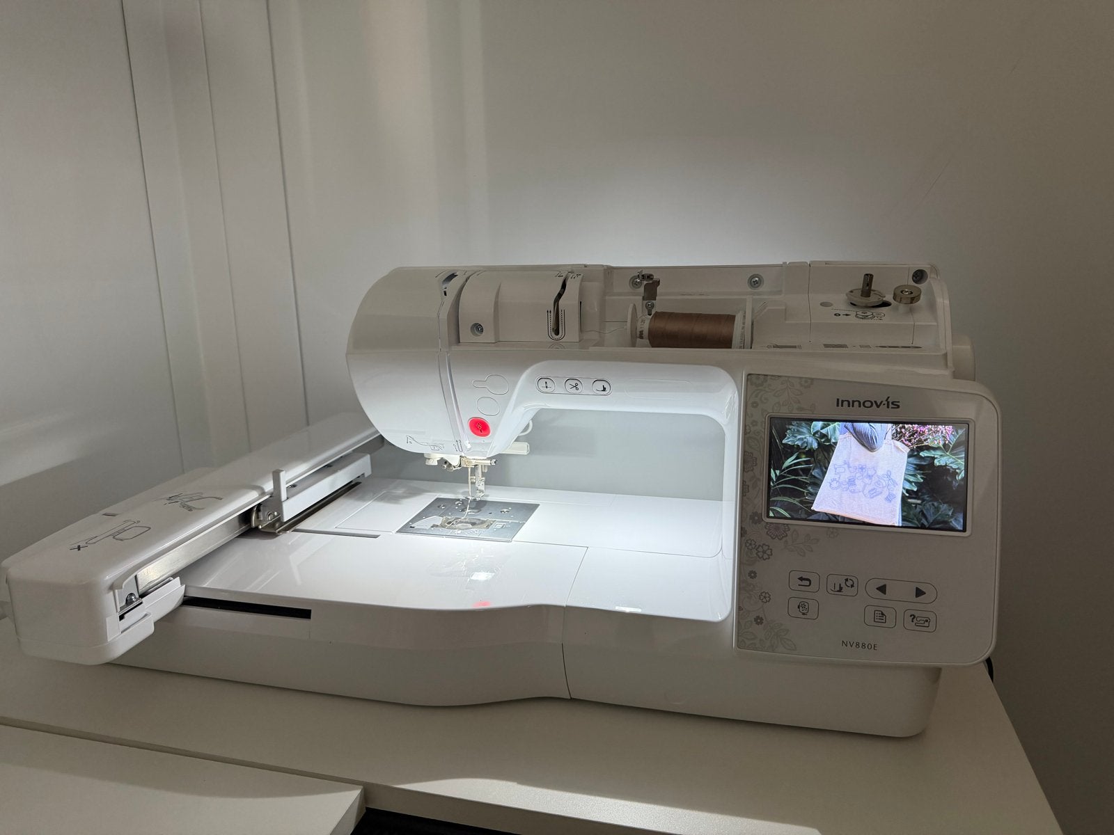 Brother Innov-is NV880E borduurmachine, Ophalen, Zo goed als nieuw, Naaimachine, Brother
