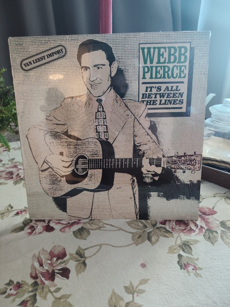 Webb Pierce. It's All Between The Lines. LP0059, LP, Gebruikt, Verzenden, 12 inch