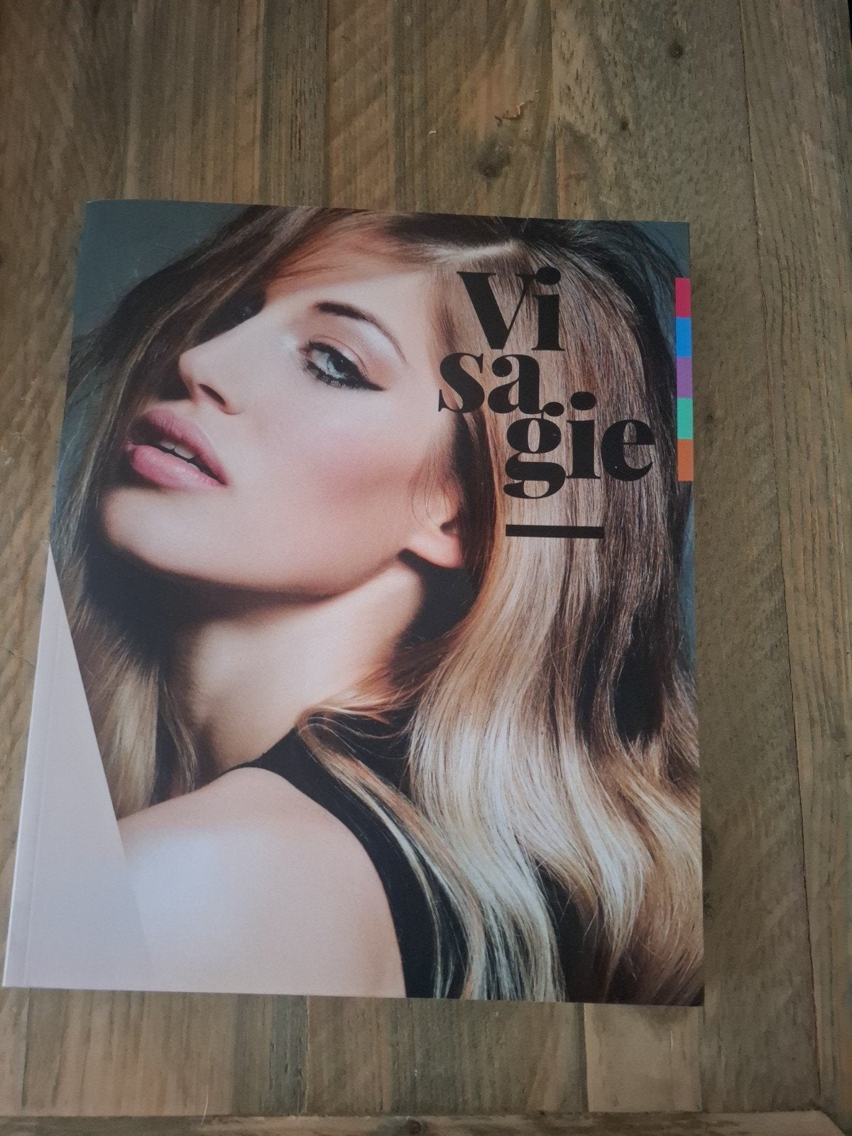 Visagie Boek: Leer Alles over Make-up en Styling, Boeken, Studieboeken en Cursussen, Ophalen of Verzenden, Zo goed als nieuw, Overige niveaus