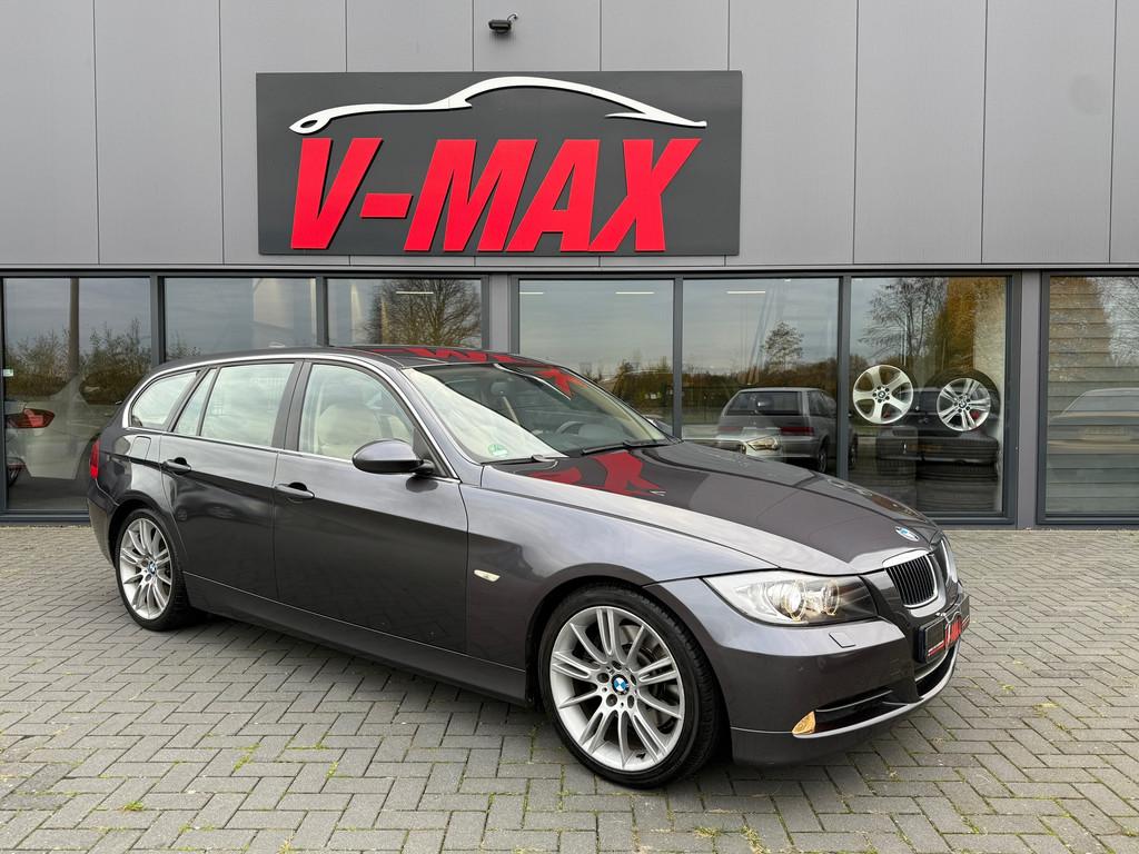 BMW 330i Touring AUT Executive Xenon Navi PDC Clima Trekhaak, Auto's, BMW, Automaat, Gebruikt, Beige, 259 pk